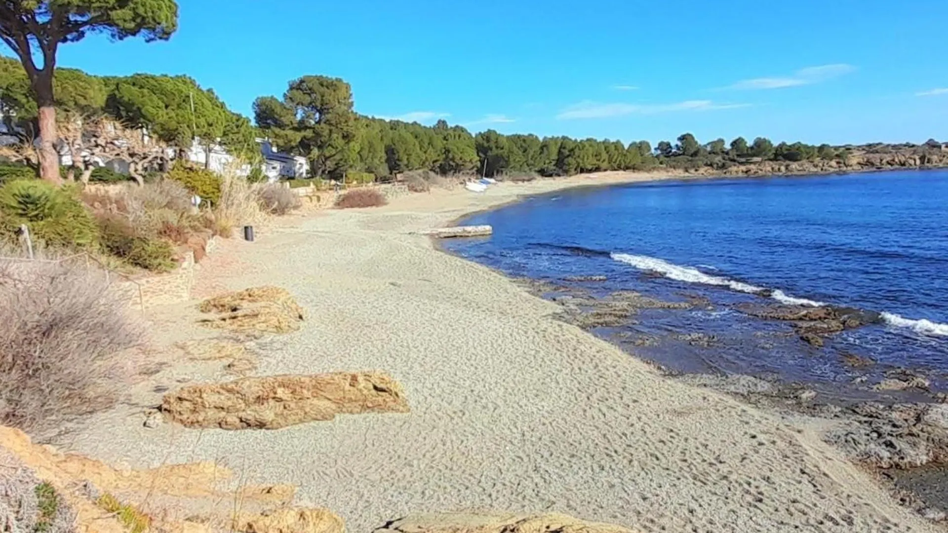 Atico En Grifeu, Llanca: Terraza, Playa A 100M, 1 Habitacion, Admite Mascotas - Es-170-91 Espanha
