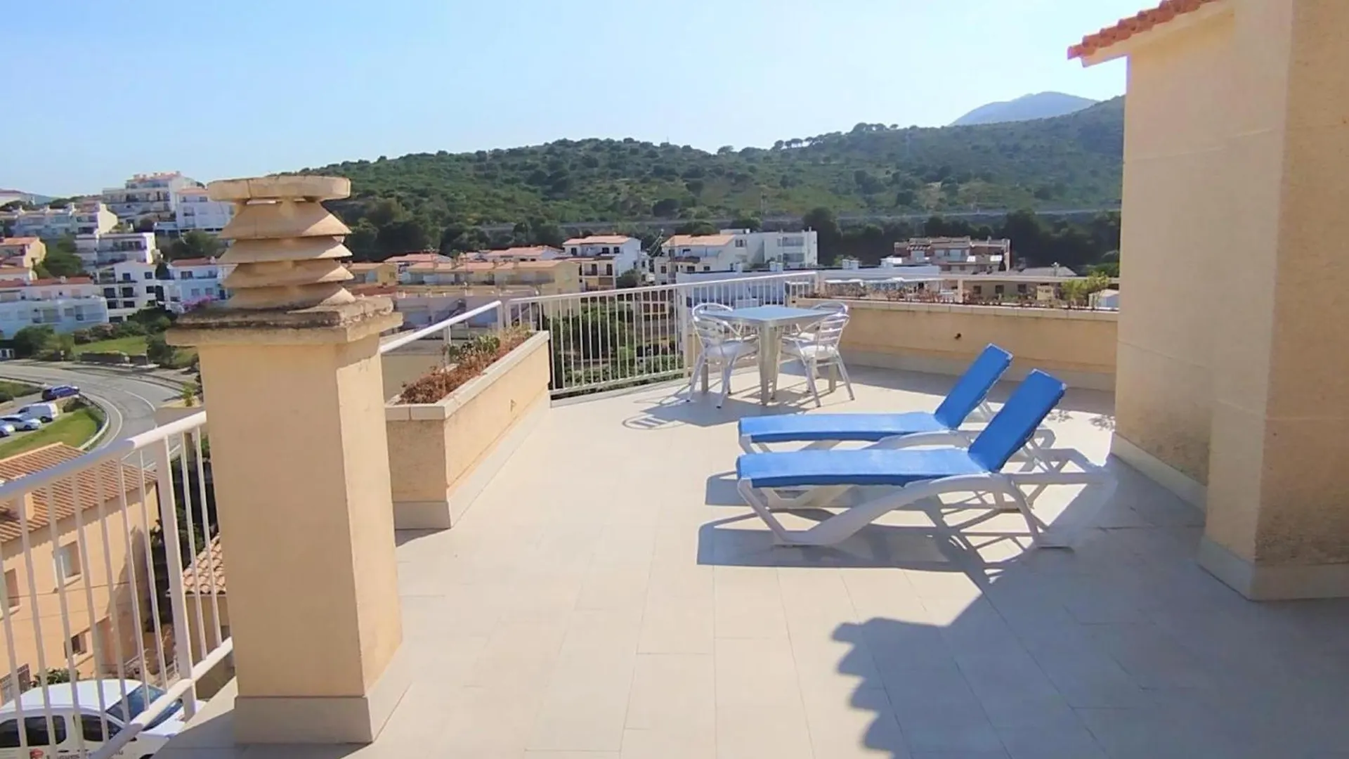 Atico En Grifeu, Llanca: Terraza, Playa A 100M, 1 Habitacion, Admite Mascotas - Es-170-91 Apartment